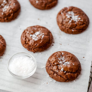 Chocolate brownie cookies on the cooling rack.