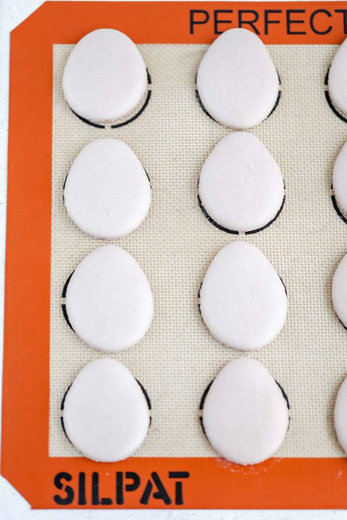 egg shaped macarons