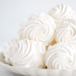 White marshmallows on the plate.