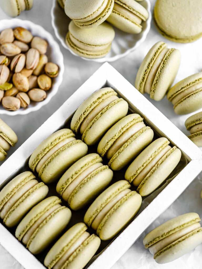 Pisctahio cheesecake macarons.