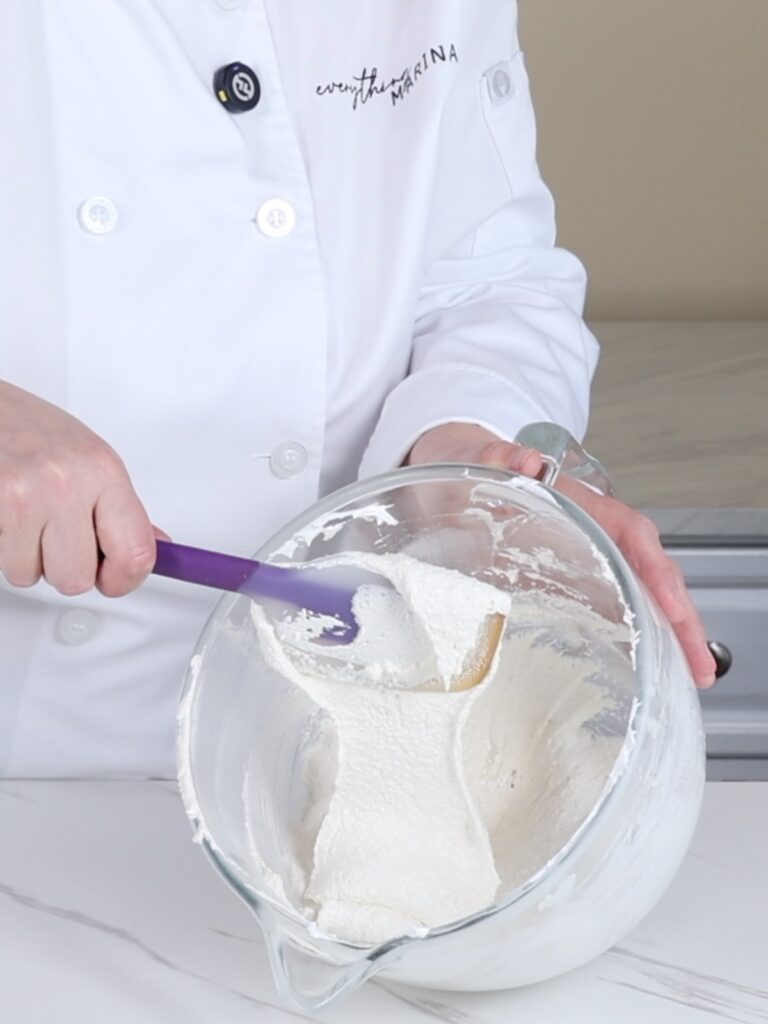 Macaronage on the spatula. 