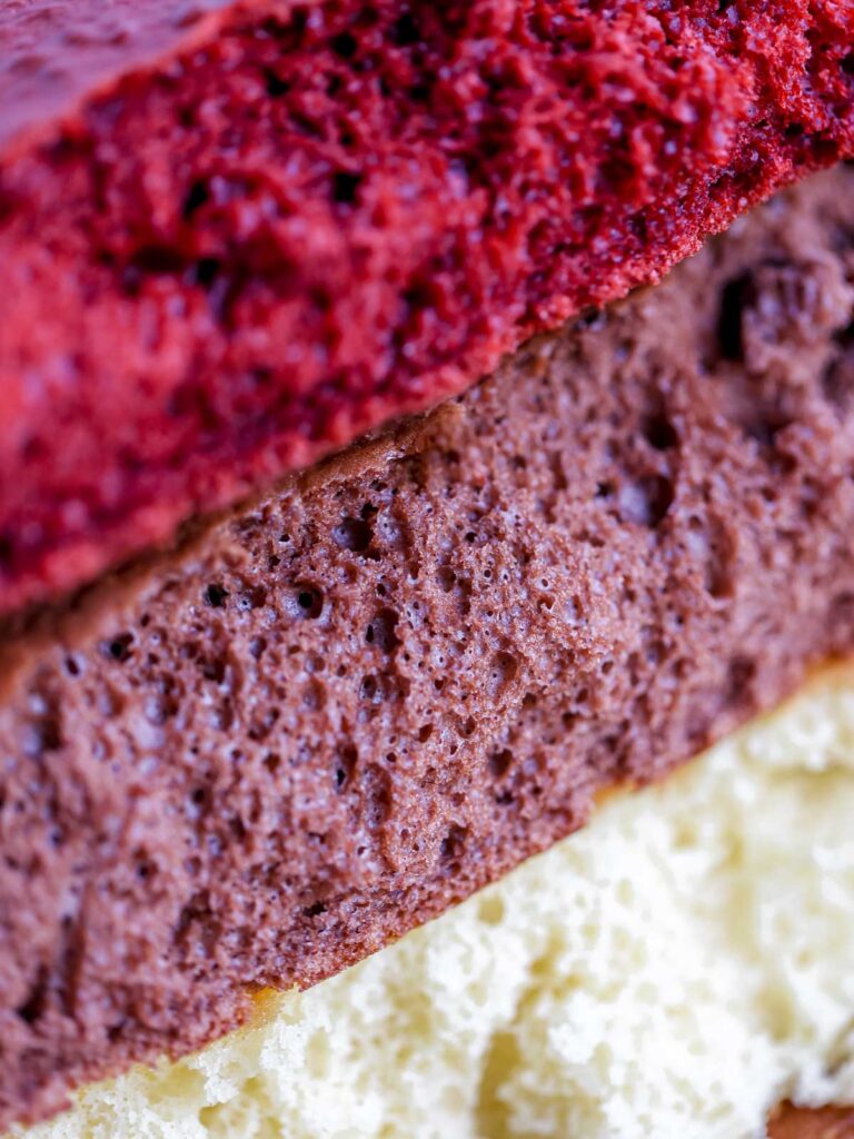 Different cake sponges. 