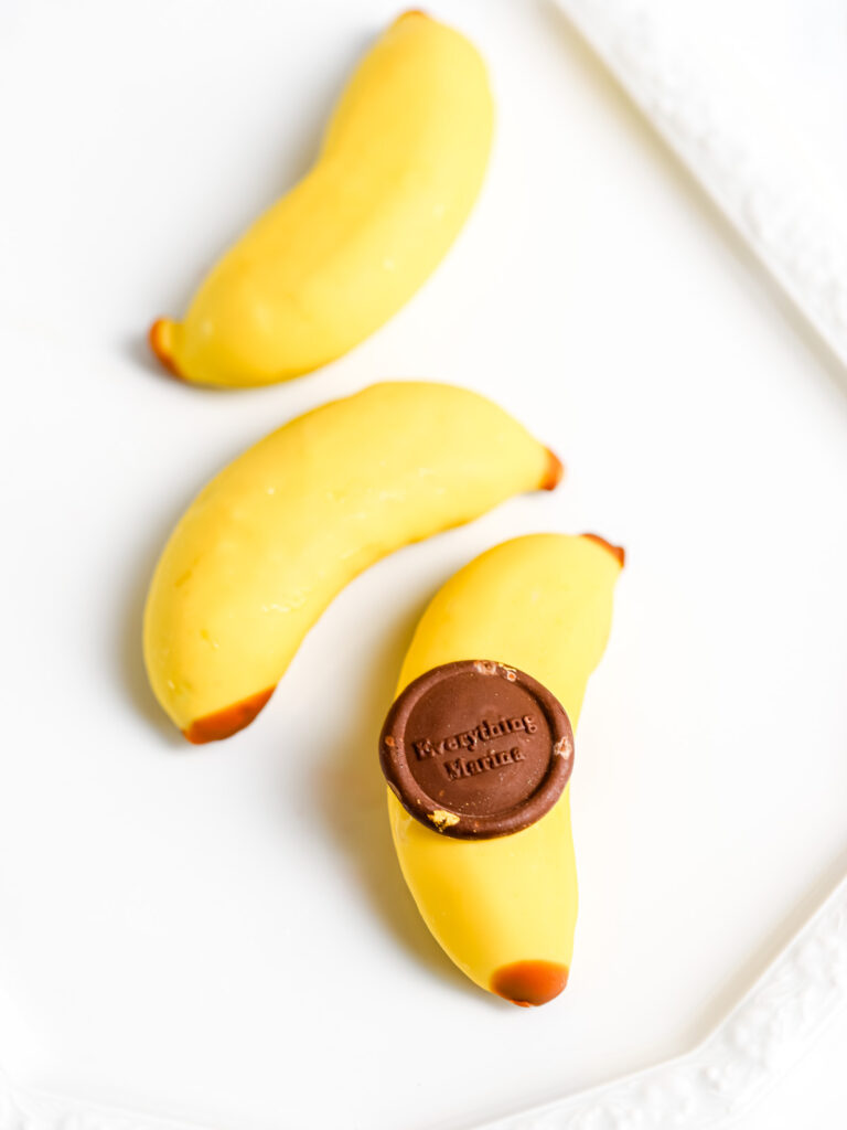 Viral banana dessert on the plate.